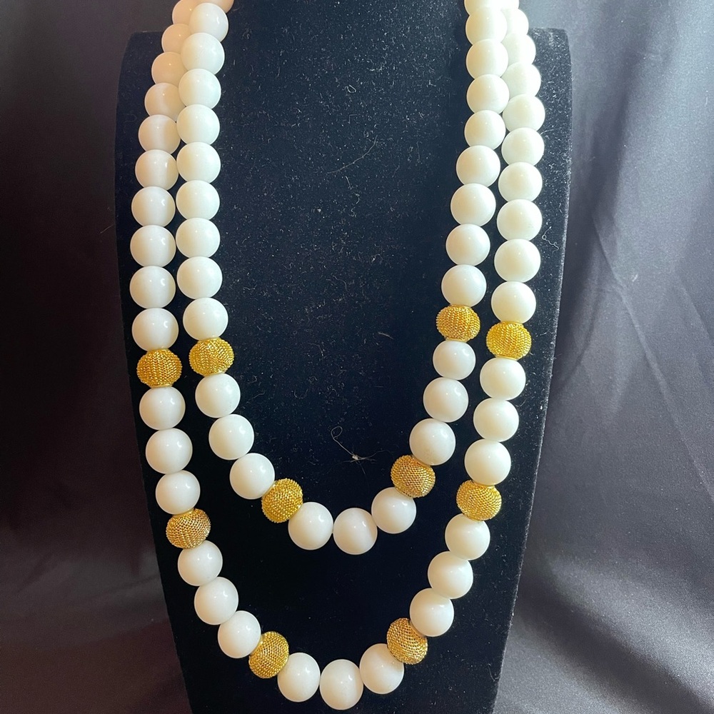 Vintage Milk glass long necklace